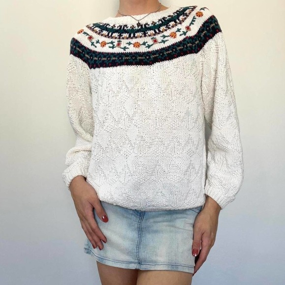 Northern Reflections Sweaters - Vintage floral knit sweater